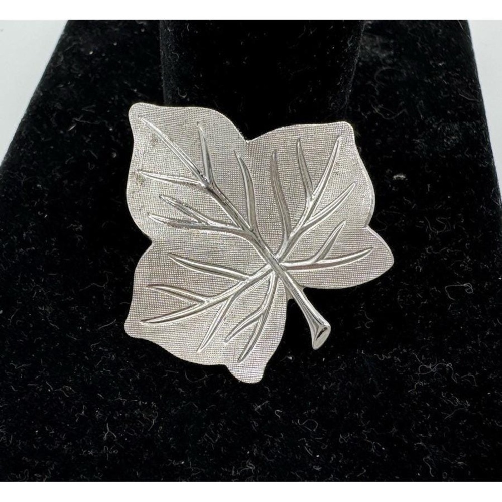 Vintage A&Z Sterling Silver Textured Maple Leaf Brooch Lapel Pin